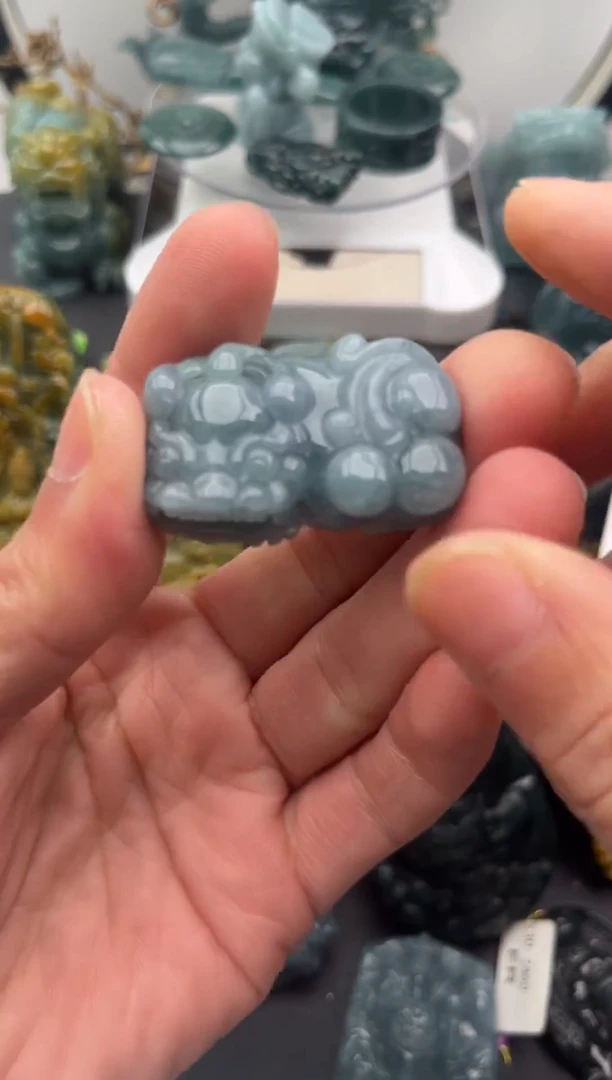 颈饰未镶嵌翡翠貔貅