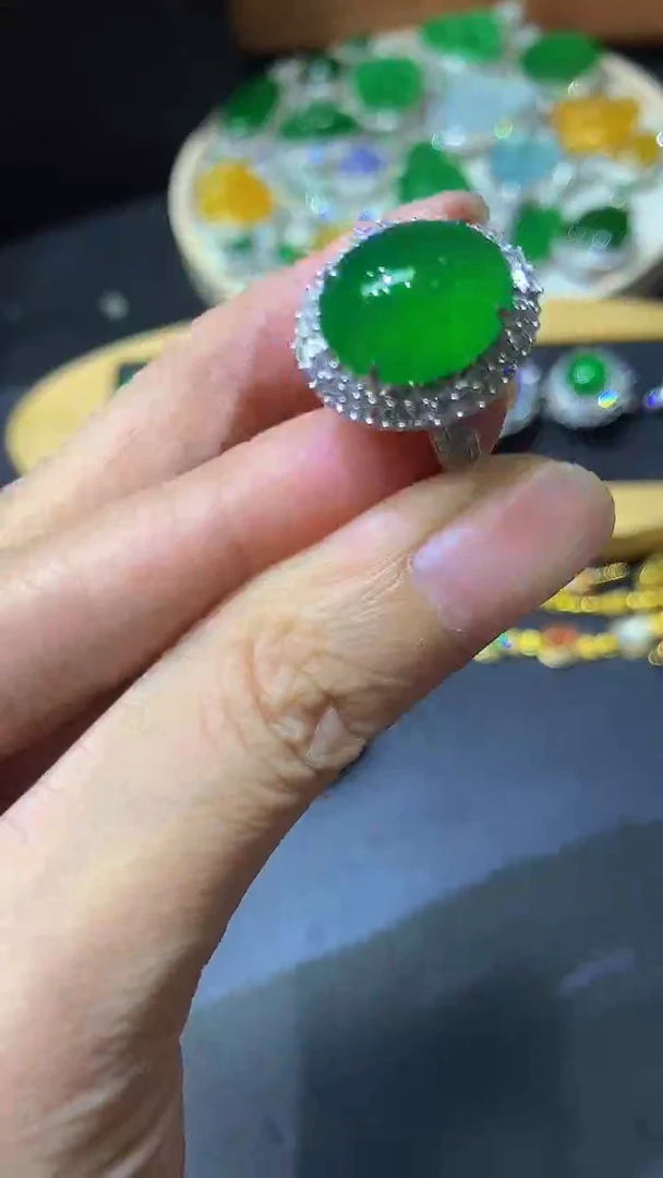 翡翠戒指18K金镶嵌团购