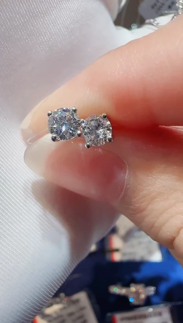 铂Pt950镶嵌实验室培育钻石耳饰四爪耳钉0.5ct