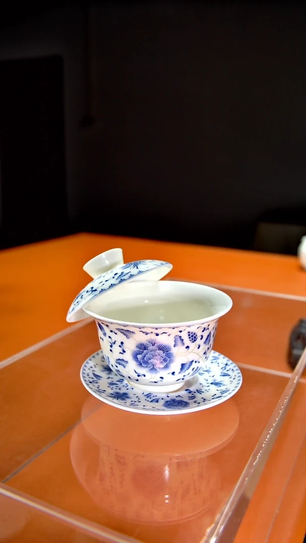 其他陶瓷《言泥陶瓷》新品描银缠枝莲系列三才盖碗