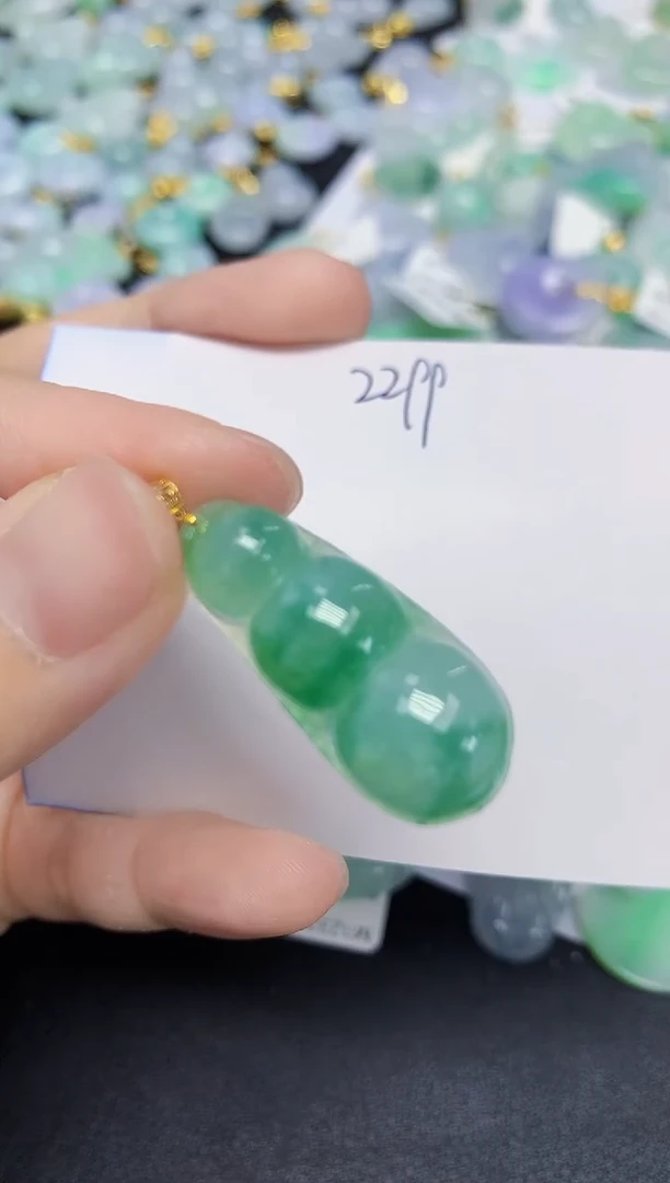翡翠18K金镶嵌颈饰天然缅甸翡翠A货