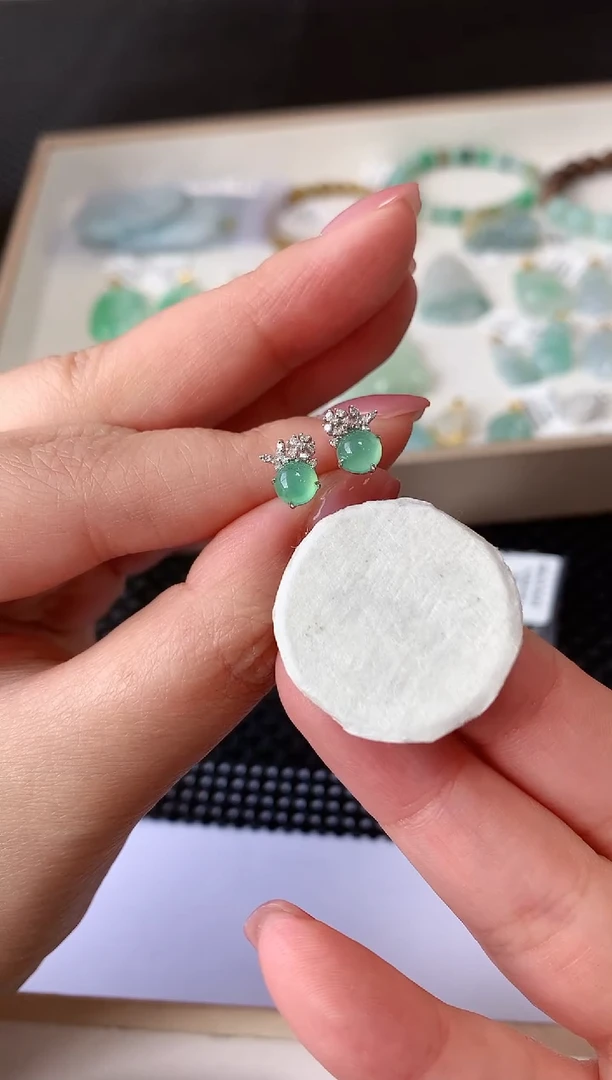 18K金镶嵌翡翠耳饰31