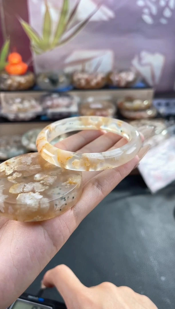 未镶嵌手镯石英质玉57