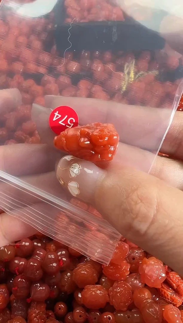 颈饰未镶嵌南红玛瑙1