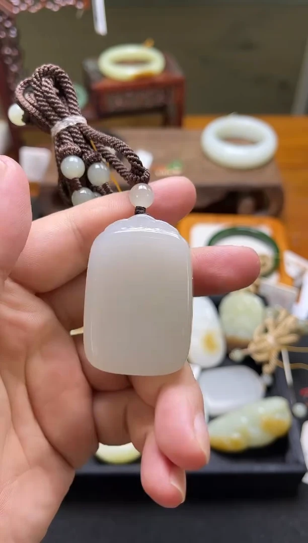 吊坠(不含链)未镶嵌和田玉青海野牛沟白玉 无事牌