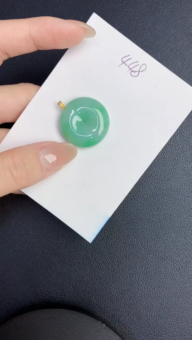 翡翠18K金镶嵌颈饰00000000000