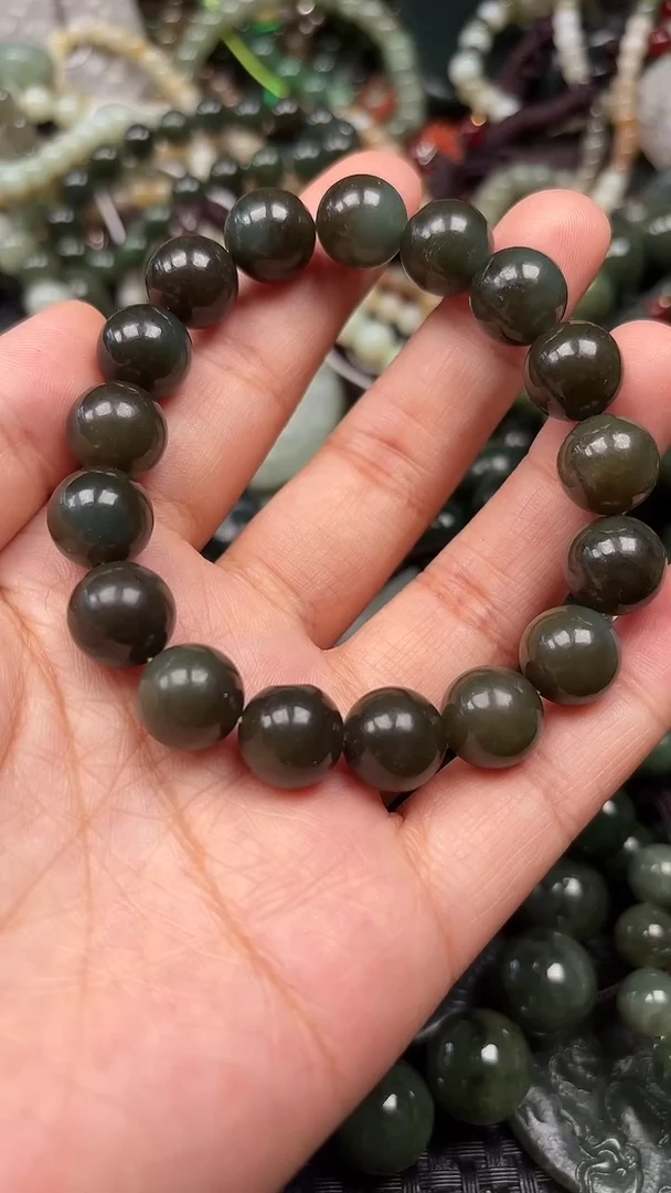 和田玉未镶嵌颈饰1