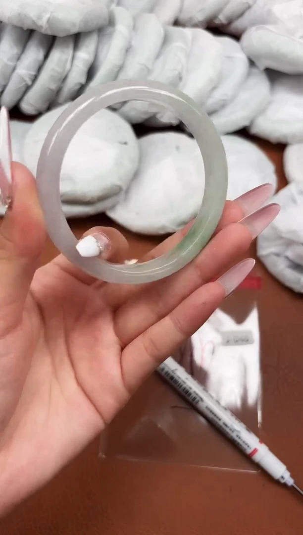 精品手镯，一物一拍J-046