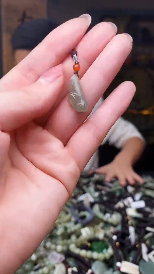 颈饰未镶嵌和田玉多样性发货，拍一发一