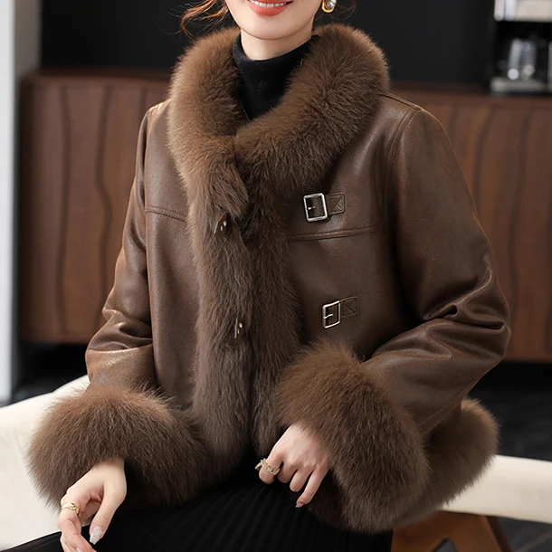 中年妈妈冬装毛皮衣外套白鸭绒羽绒服2024新款洋气质大衣新年战袍