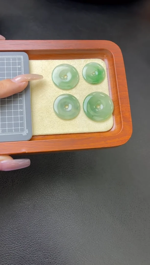 吊坠(不含链)未镶嵌翡翠吊坠多样性发一件（多样性发一件）