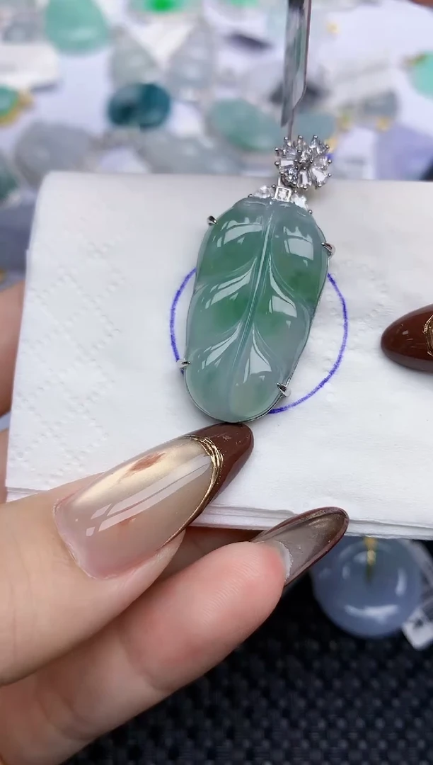颈饰银S925镶嵌翡翠48   天然翡翠A货  百元以上9米证书费自理