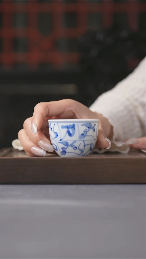 宁封窑刀字纹小缸杯