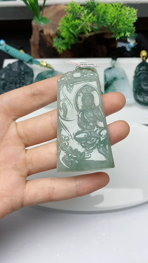 【闪购商品】翡翠颈饰未镶嵌