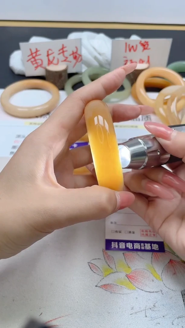 【闪购商品】石英质玉手镯未镶嵌160/55.2