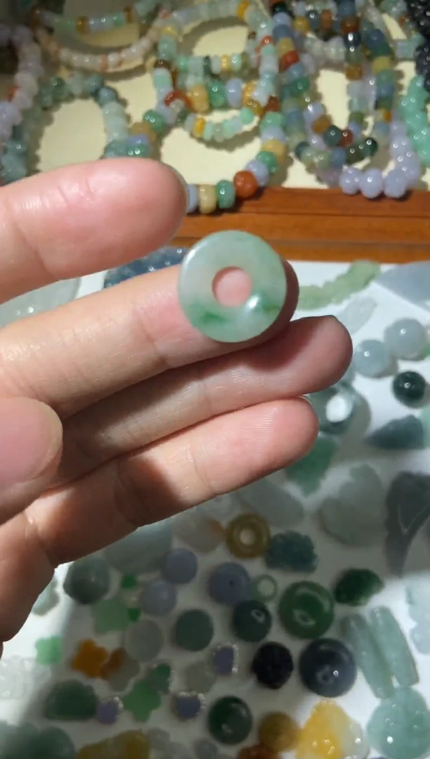 【闪购商品】翡翠颈饰未镶嵌【闪购商品】 天然翡翠