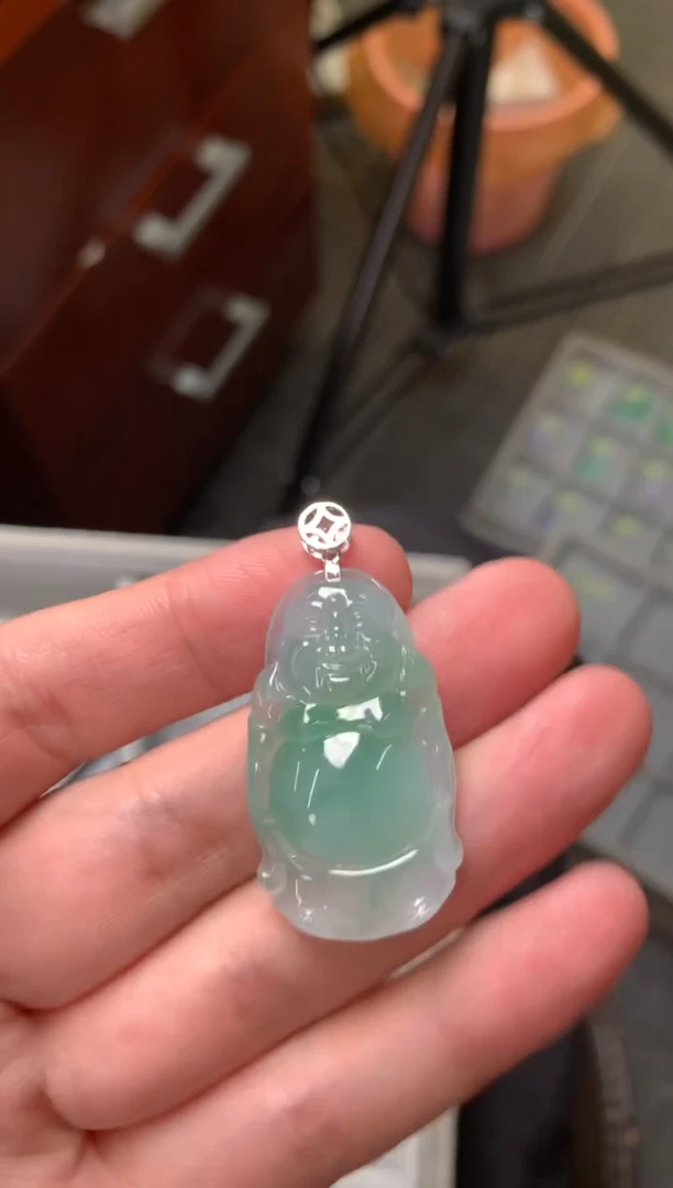 颈饰18K金镶嵌翡翠翡翠