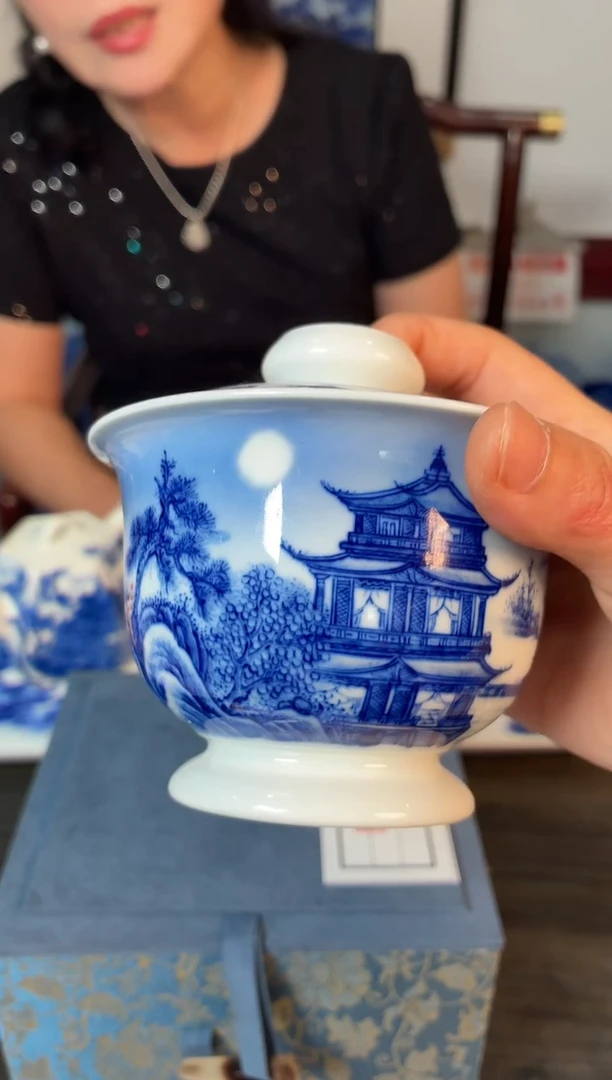瓷片吴小琴
