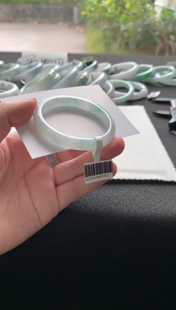 未镶嵌手镯翡翠52.2贵妃买断Y4032