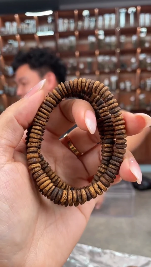【闪购商品】沉香手串51号惠安红土多样性发一条