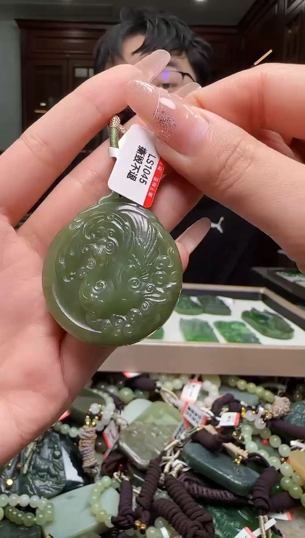 颈饰未镶嵌和田玉多样性发一