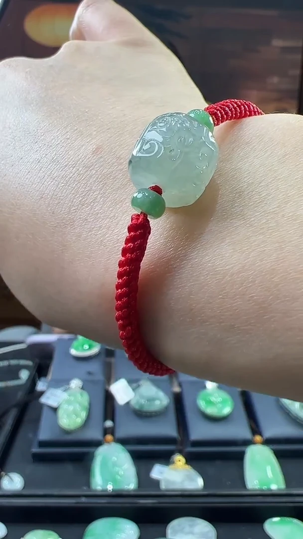 未镶嵌挂件翡翠手绳