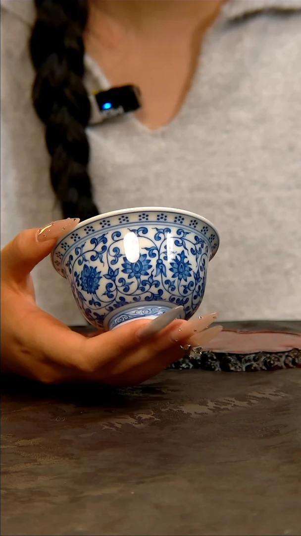 【闪购商品】青花手绘缠枝莲主人杯