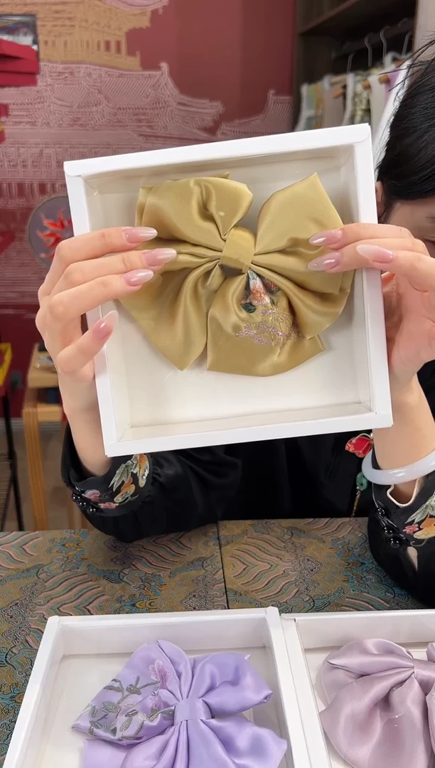 【闪购商品】刺绣苏绣桑蚕丝手工绣刺绣弹簧夹