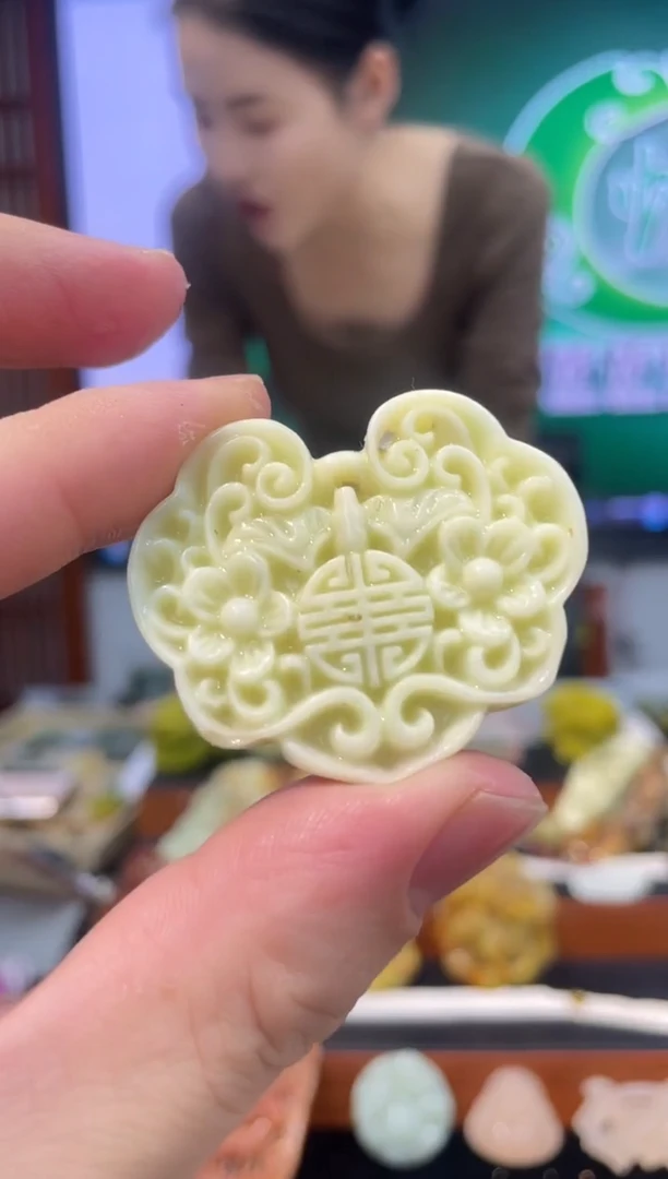 【闪购商品】岫玉吊坠未镶嵌多样性发货*拍一发一