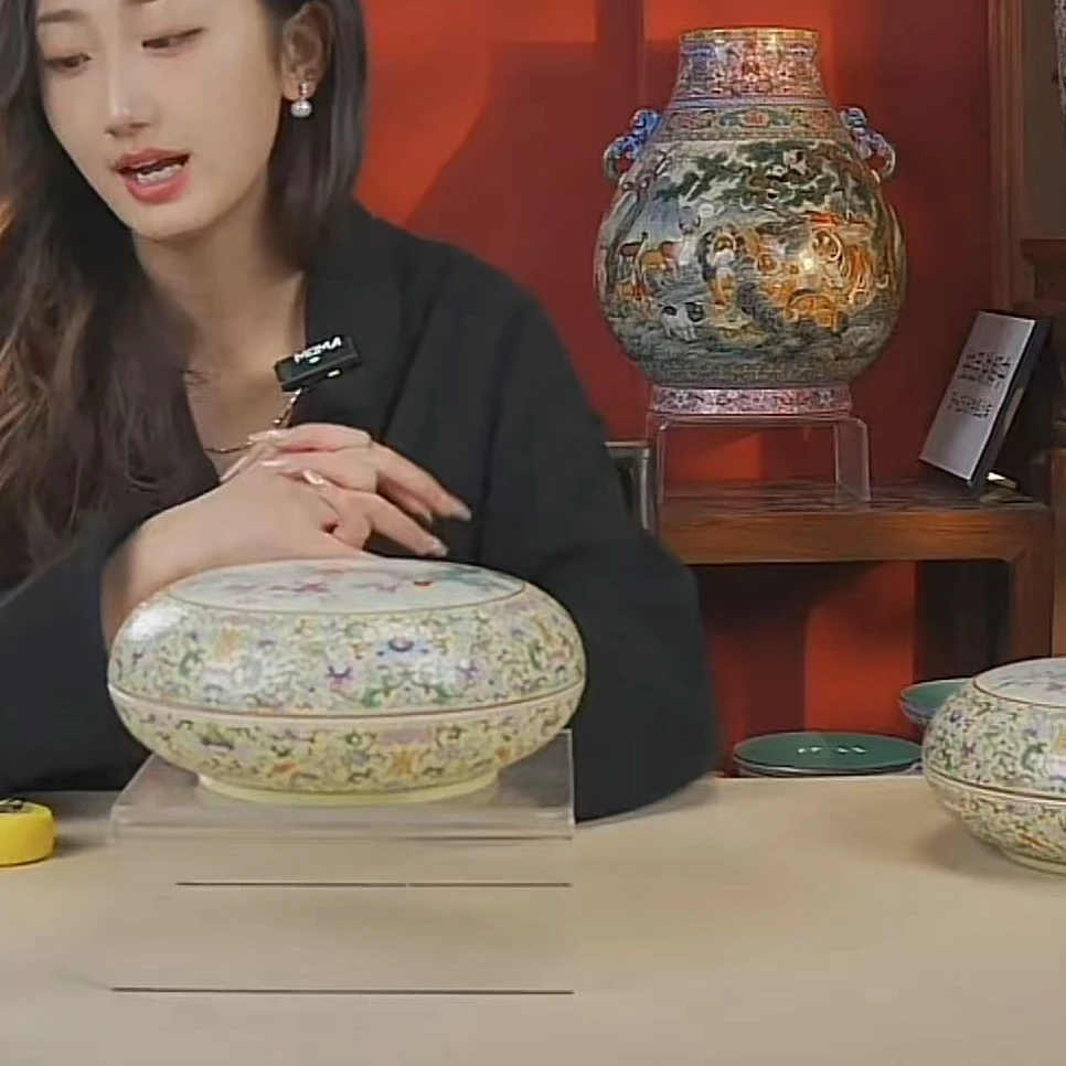 国呈拍卖古董瓷器