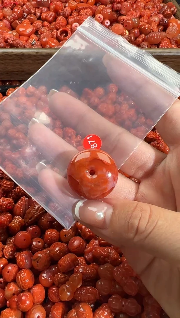 颈饰未镶嵌南红玛瑙1