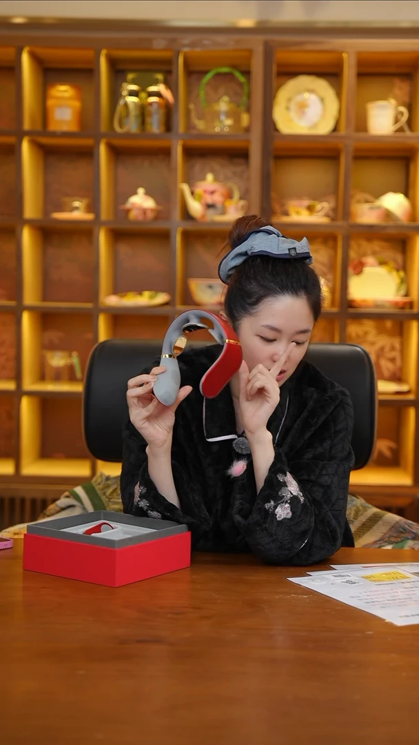 陶171-Jeeback脊安适颈椎按摩器护颈仪CF6281