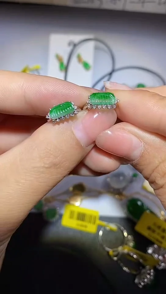 【闪购商品】翡翠耳饰18K金镶嵌18k金耳饰