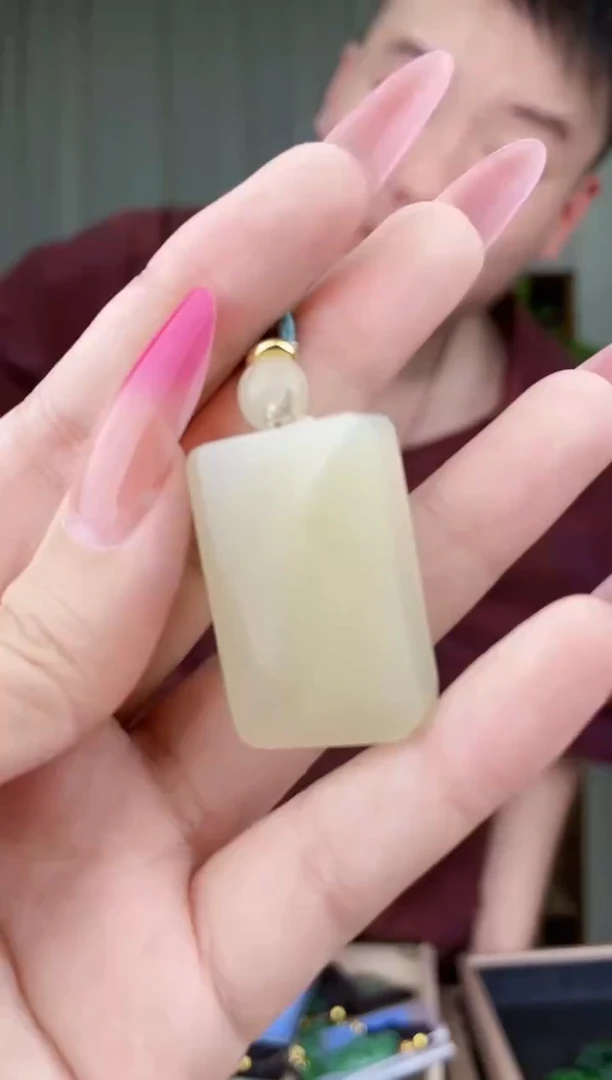 和田玉未镶嵌挂件拍一发一，多样性发货！