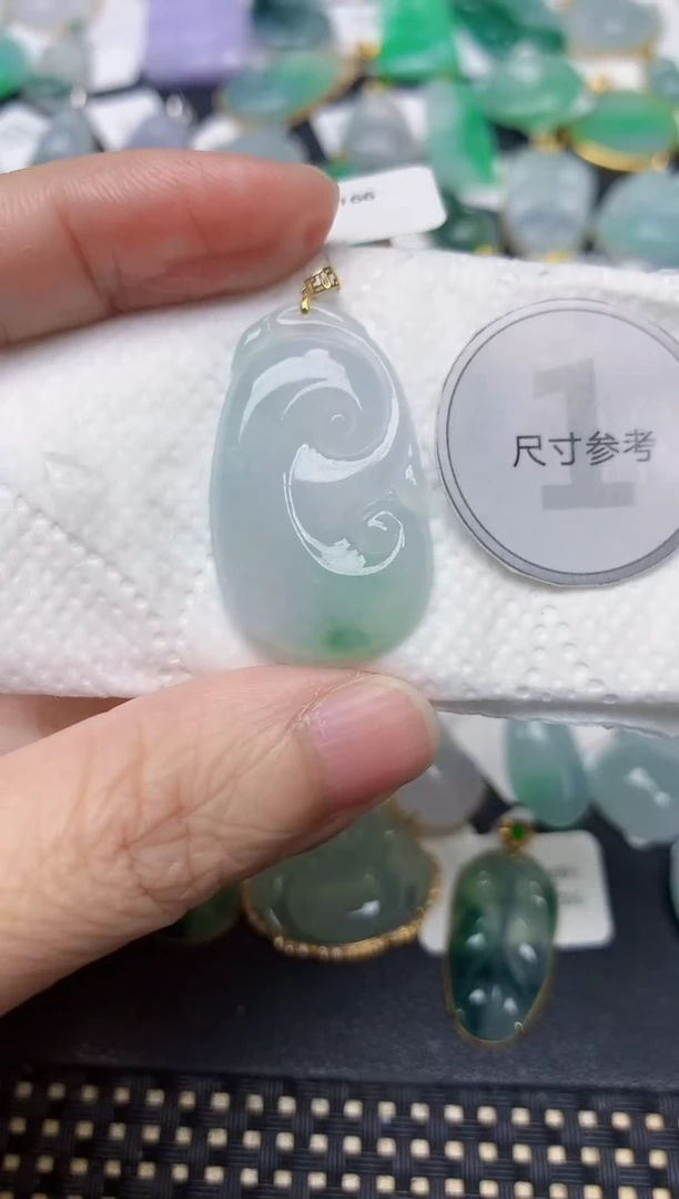颈饰18K金镶嵌翡翠天然缅甸A货翡翠