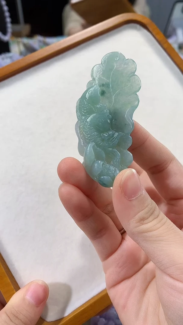 颈饰未镶嵌翡翠吊坠