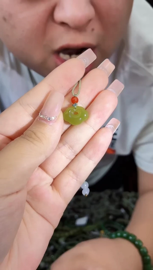 和田玉未镶嵌颈饰拍一发一