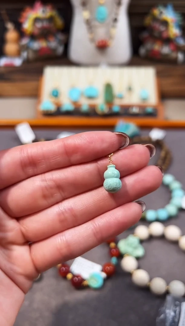 18K金镶嵌绿松石提溜葫芦