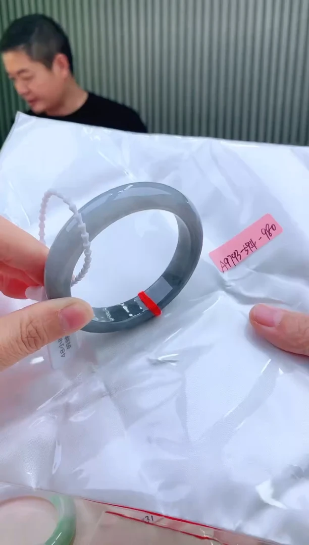 未镶嵌手镯翡翠59