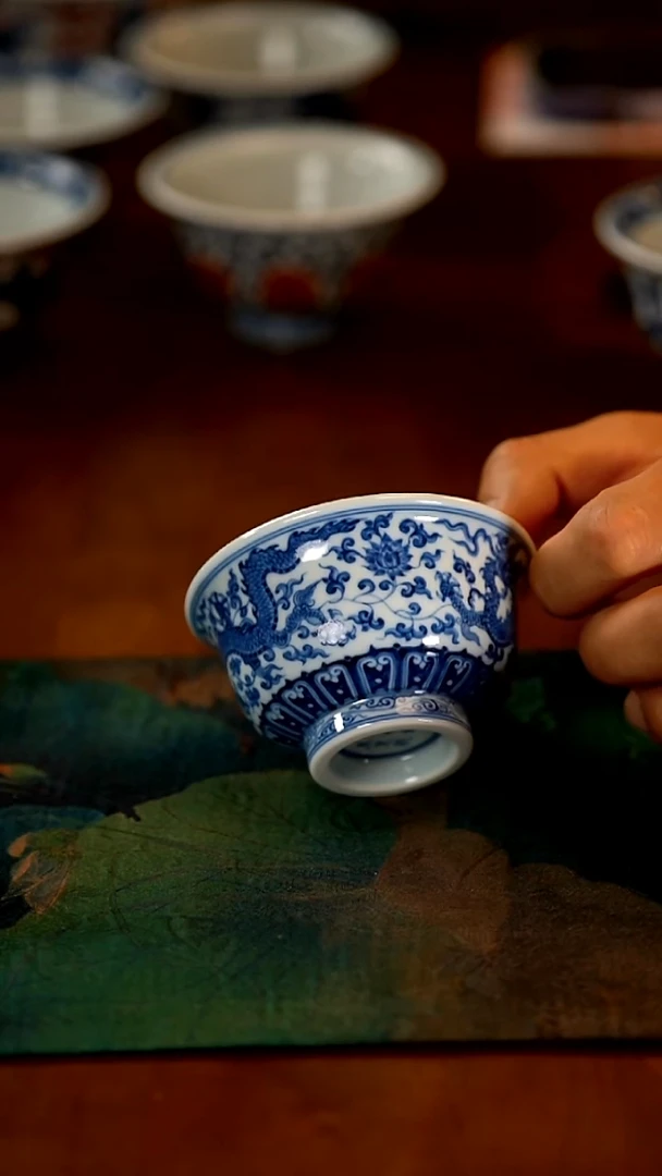 摆件陶瓷醉*风柴窑青花缠枝莲三龙纹压手杯，不晓堂