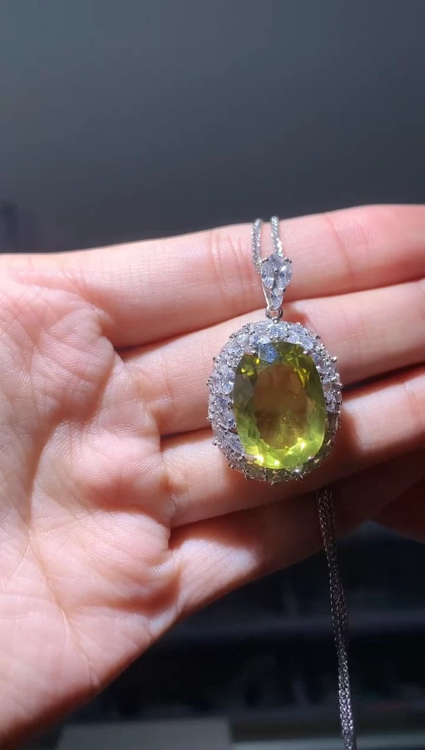 银S925镶嵌颈饰水晶吊坠