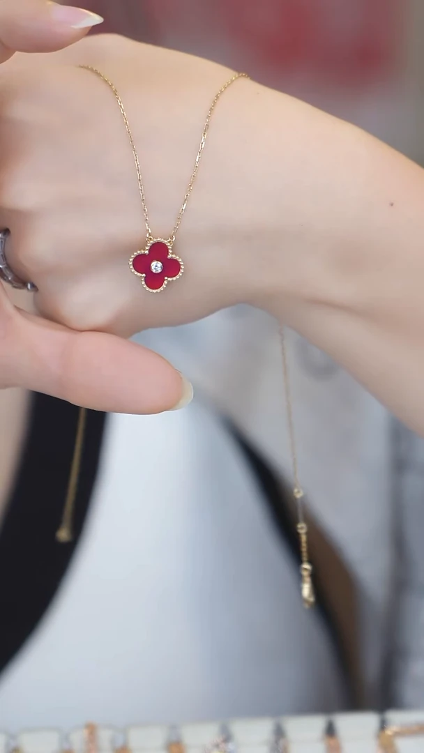 18K金镶嵌项链玛瑙/玉髓项链