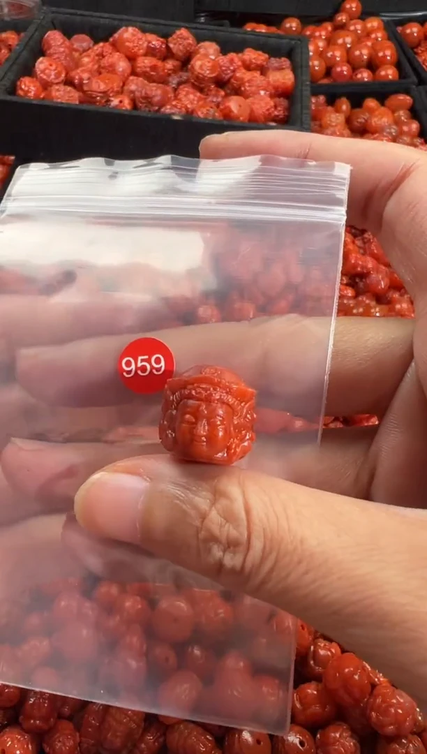 颈饰未镶嵌南红玛瑙1