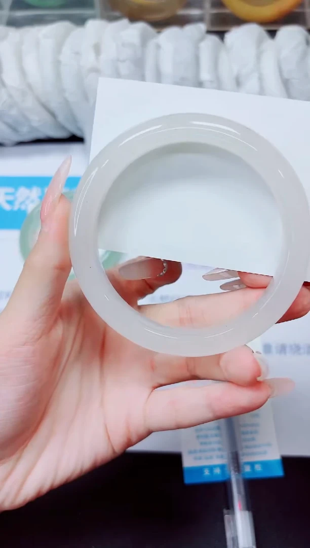 石英质玉手镯未镶嵌221/57.6