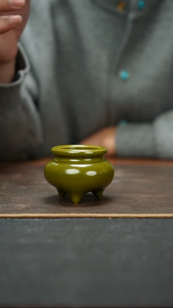 杯茶叶末釉三足乳足炉