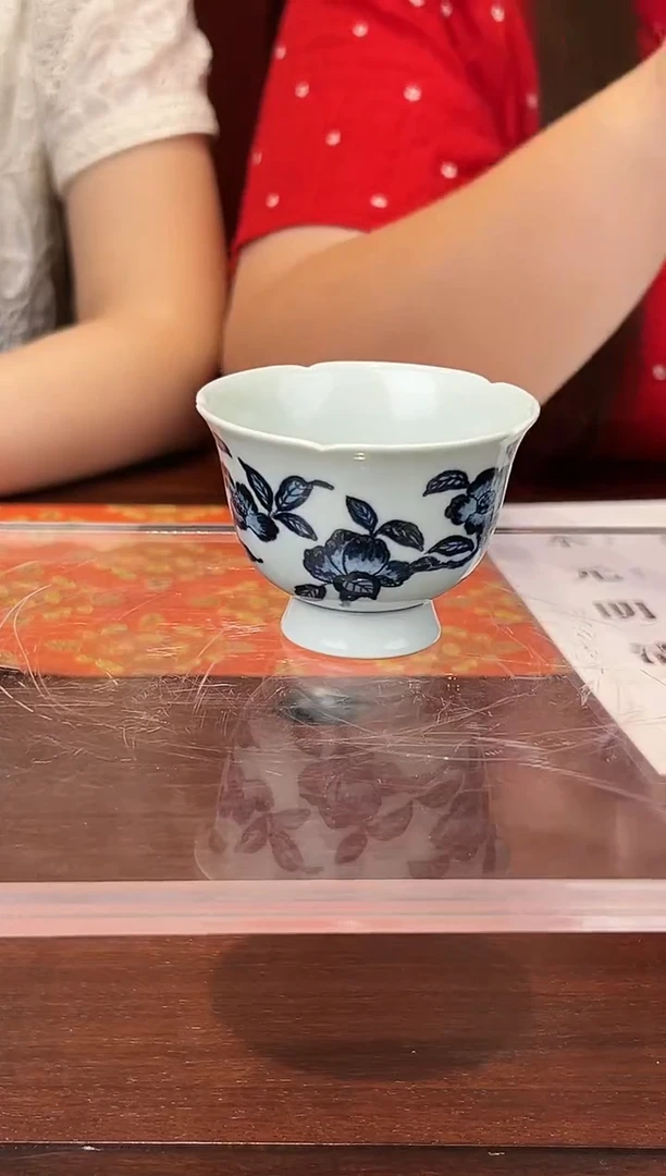 古县衙斗彩山茶花口杯
