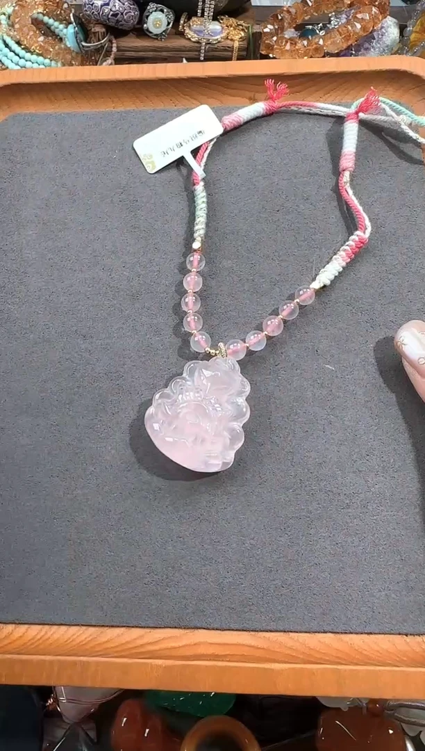 未镶嵌颈饰水晶546446565