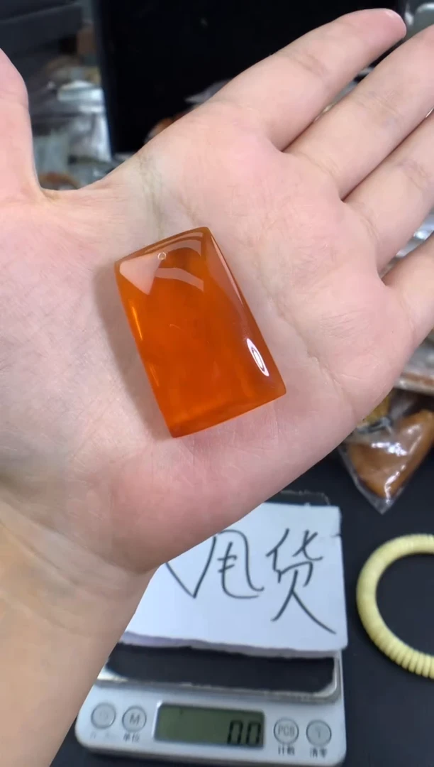 蜜蜡未镶嵌珠宝奇石1