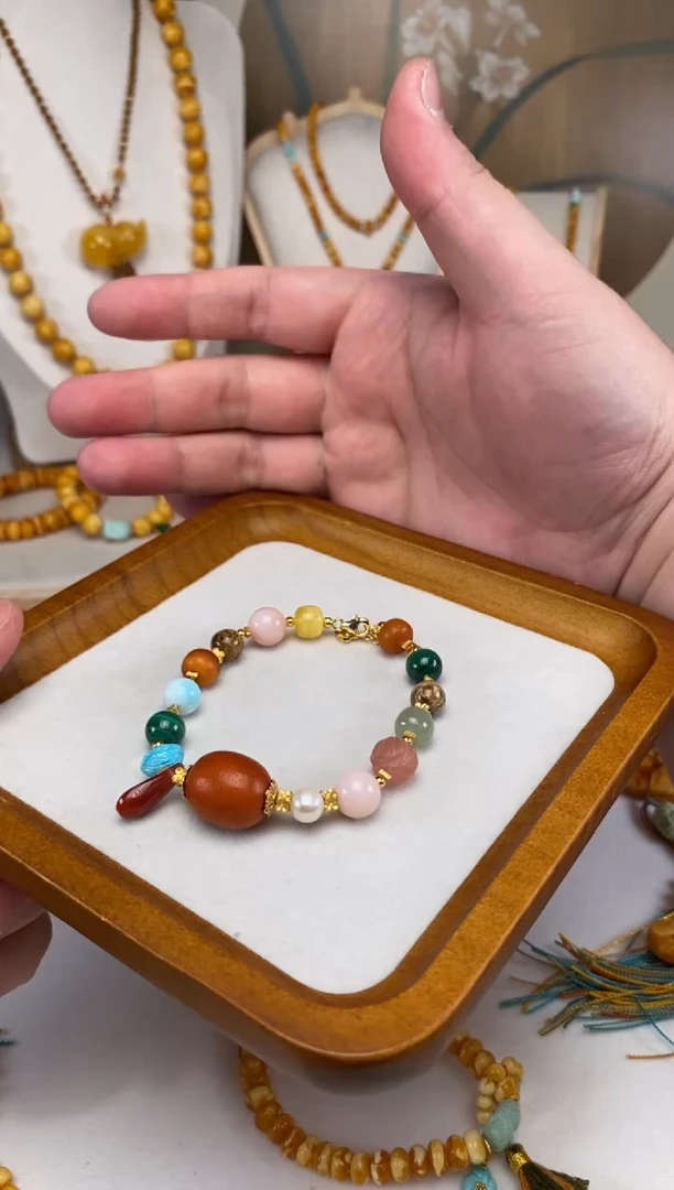 【闪购商品】琥珀裸石未镶嵌多宝手串