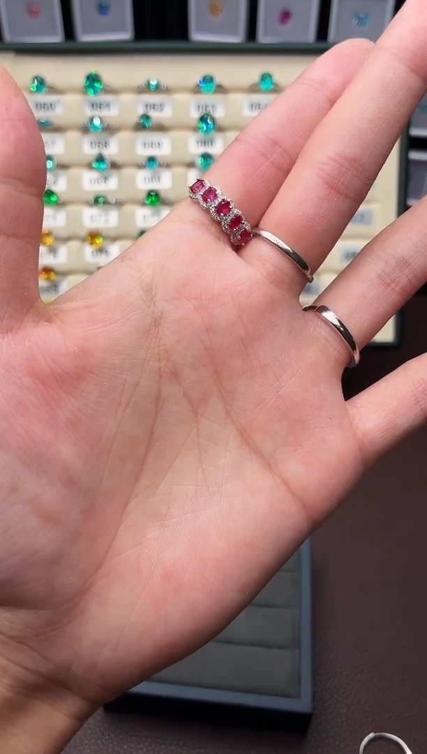 银S925镶嵌戒指红宝石000